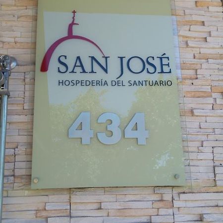 Отель San Jose - Hospederia Del Santuario Сан-Николас-де-лос-Арройос Экстерьер фото